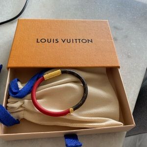 Louis Vuitton Woman’s leather bracelet